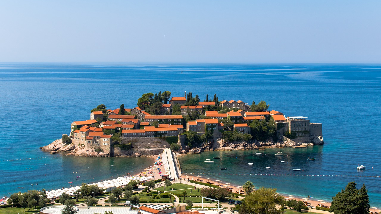 montenegro-4404726_1280.jpg